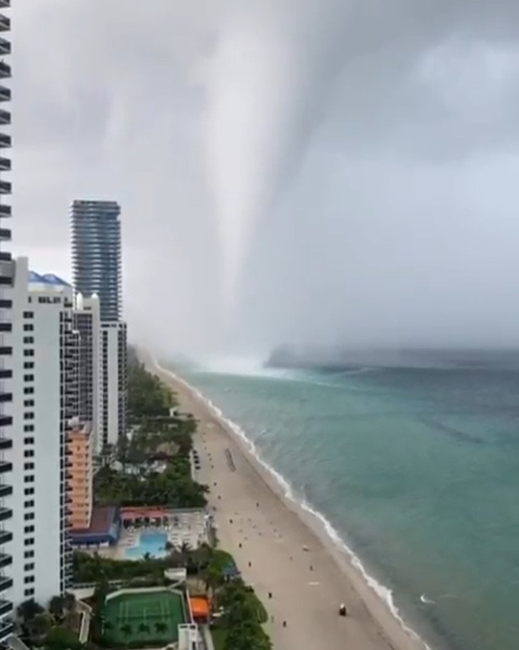 Vodní smršť se prohnala Miami