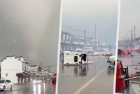 Tornádo udeřilo na východě Číny, následovalo jej další! 10 mrtvých, převrácená auta a spoušť