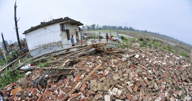 Tornádo si v Číně vyžádalo 78 životů a 500 zraněných,