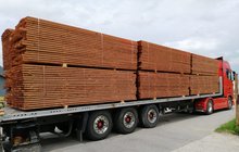Obce a firmy z Lipenska poslaly dřevo postiženým tornádem 