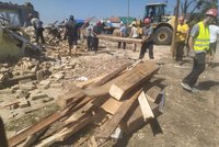 Demolice domů po tornádu: Cihly a krovy vyprodané, řemeslníky vyvažují zlatem