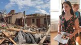 Dívce tornádo zničilo dům: Ve škole dostala vysvědčení i šaty!
