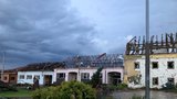 Tornádo v Hruškách zničilo třetinu domů. Lidé mají za sebou noc hrůzy a domů nesmí bez statika