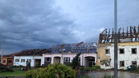 Jihomoravský hejtman Jan Grolich sdílel fotografie tornádem zničených obcí