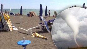 Italskou pláží se přehnalo tornádo. (Ilustrační foto)
