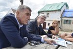 Na snímku jsou (zleva) premiér Andrej Babiš a ministr dopravy a průmyslu a obchodu Karel Havlíček při jednání s vinaři 2. července 2021 v Mikulčicích.