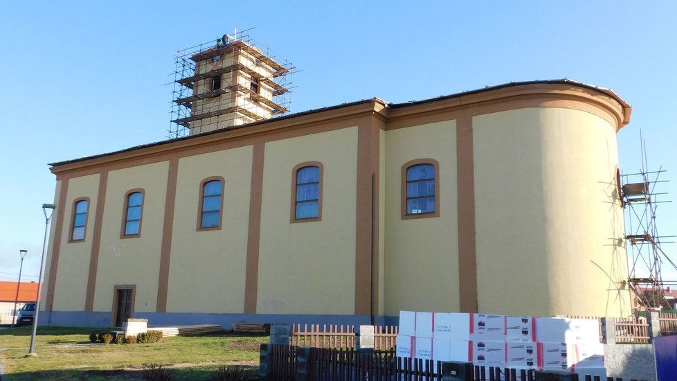 Oprava kostela poničeného tornádem přijde podle posledních odhadů na 21 milionů korun.