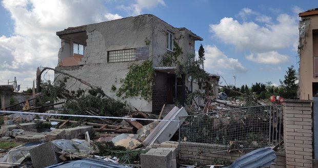 Zničený dům Lenky Janulíkové (65)  a Milana Nováka 25. června 2021.