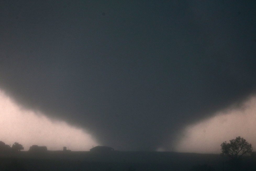 Americký stát Oklahoma po necelých dvou týdnech opět zasáhlo tornádo.