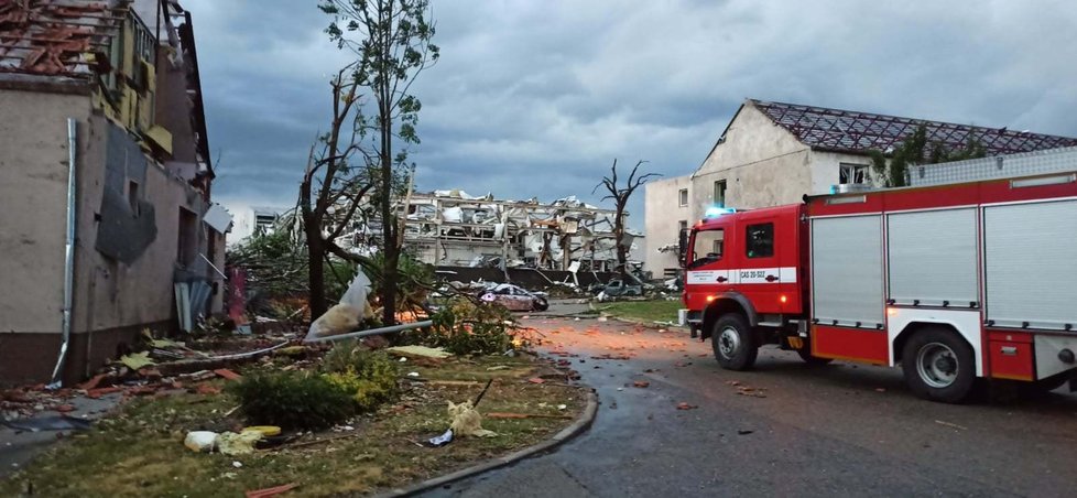 Moravou se prohnalo ničivé tornádo. Zasaženo bylo několik obcí na Břeclavsku a Hodonínsku. (24. 06. 2021)