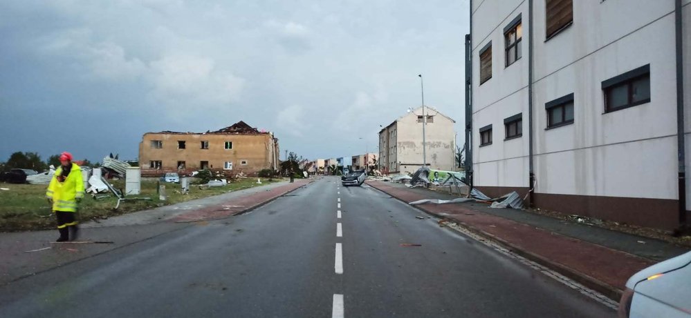 Moravou se prohnalo ničivé tornádo. Zasaženo bylo několik obcí na Břeclavsku a Hodonínsku. (24. 06. 2021)
