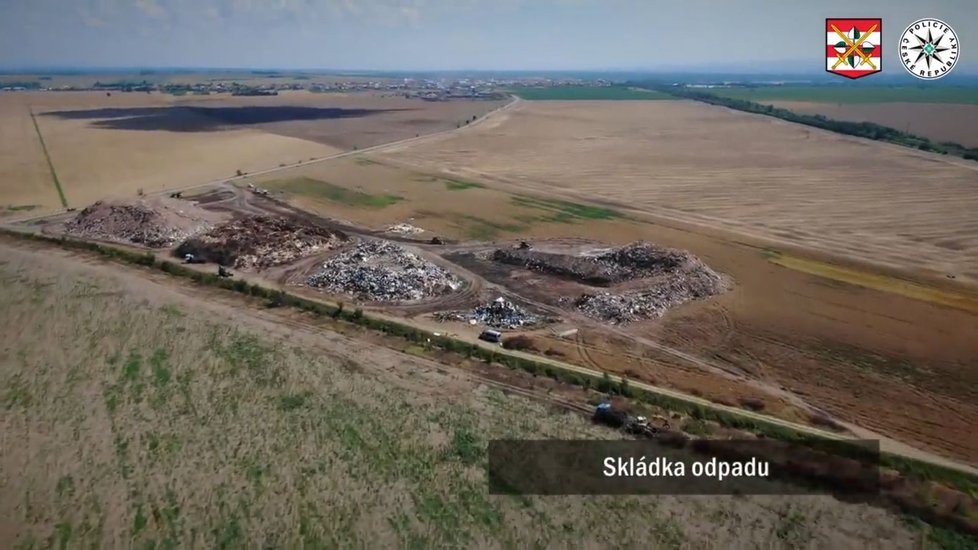 Policisté letěli tři týdny po ničivém tornádu ve vrtulníku a zmapovali celou jeho trasu.