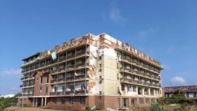 Tornádo zničilo krajské zařízení S-centrum v Hodoníně. Evakuováno bylo 141 seniorů.