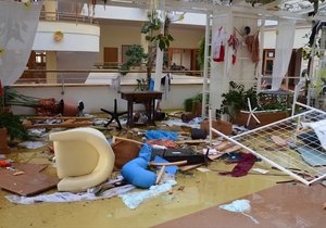 Tornádo zničilo krajské zařízení S-centrum v Hodoníně. Evakuováno bylo 141 seniorů.