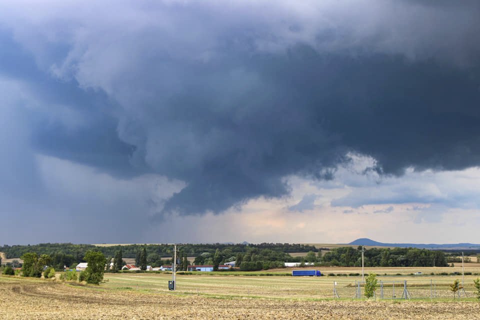 Tromba nad severními Čechami