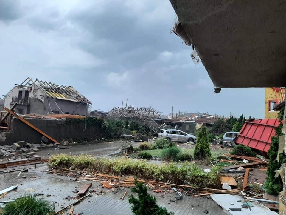 Záběry zkázy ze zpustošených obcí na Hodonínsku