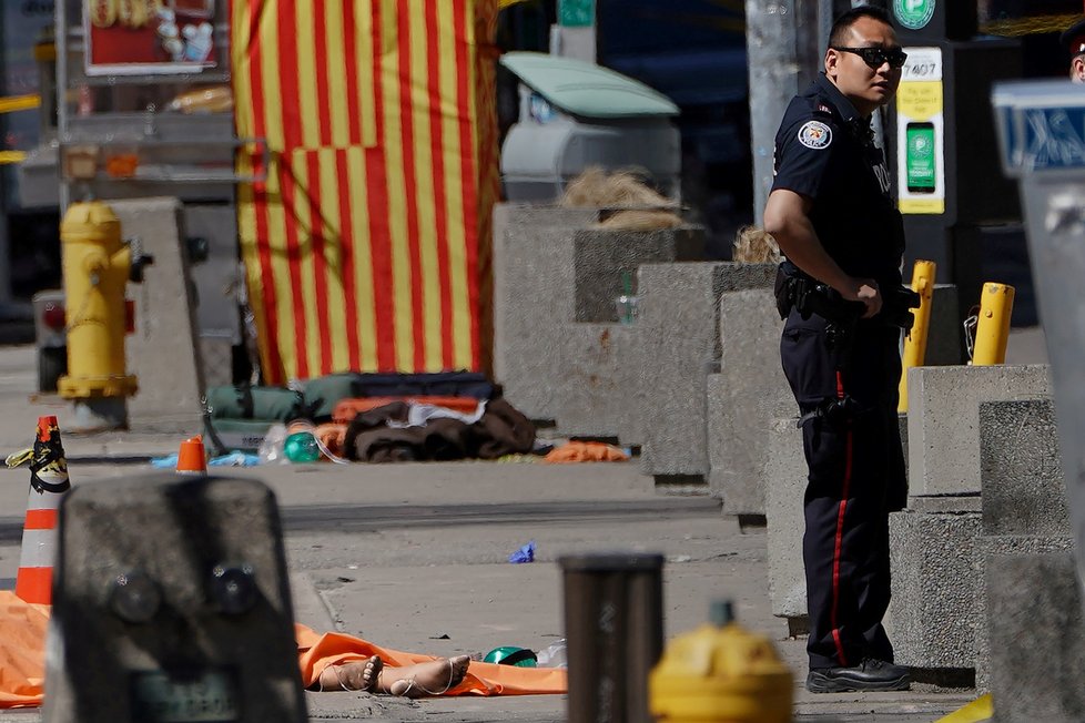 Oběti útočníka v Torontu. Dodávkou srážel chodce
