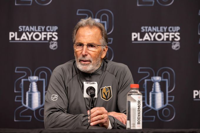 V deset jede autobus, oznámil Marner. NHL potrestala Vegas za porušení mediálních pravidel V deset jede autobus, oznámil Marner. NHL potrestala Vegas za porušení mediálních pravidel