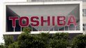 Japonská Toshiba vyplatí akcionářům mimořádnou dividendu padesát miliard jenů.