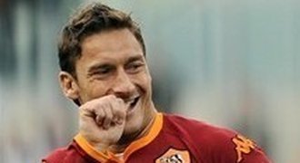 Totti oslavil vysokou výhru AS Řím nad Cesenou gólovým rekordem