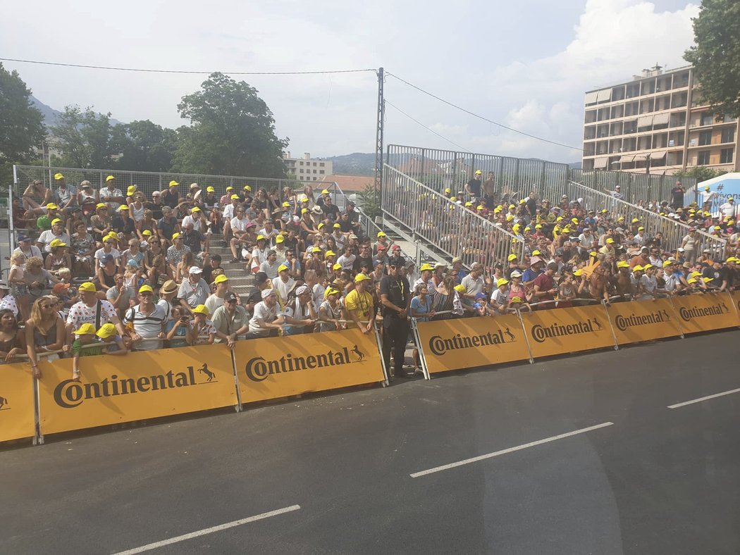 Atmosféra, kterou dokáží fanoušci vytvořit, pomohla už nejednomu jezdci a cyklisté si ji pochvalují