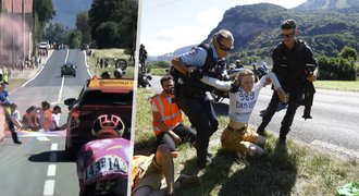 Problémy na Tour de France: Šílení demonstranti zastavili závod! Problémy na Tour de France: Šílení demonstranti zastavili závod!
