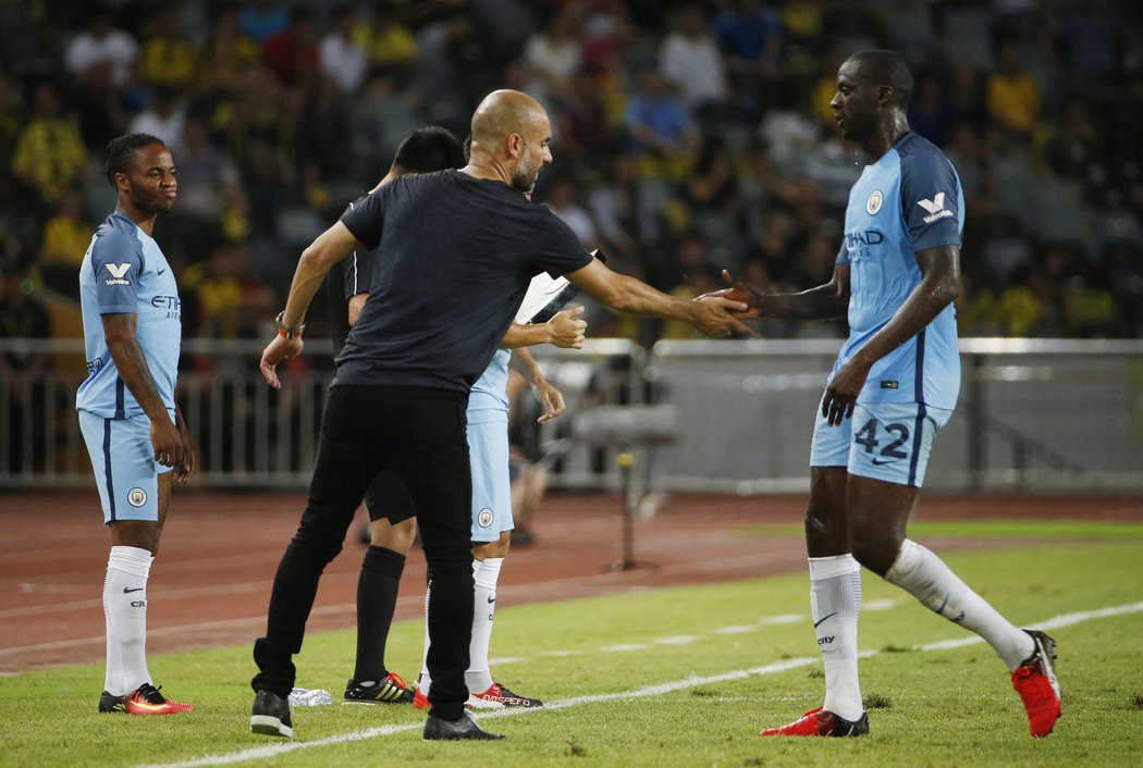 Pep Guardiola a Yaya Touré v Manchesteru City