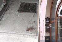 Detaily děsivé vraždy v Tovačově: Krvavé stopy na chodbě a rozbité dveře!