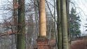 Kuriózní komín lze potkat v parku v Krásné Lípě. Zde 12 metrů vysoký komín sloužil společně s malou kotelnou pro vytápění nedaleké hrobky místního továrníka Dittricha.