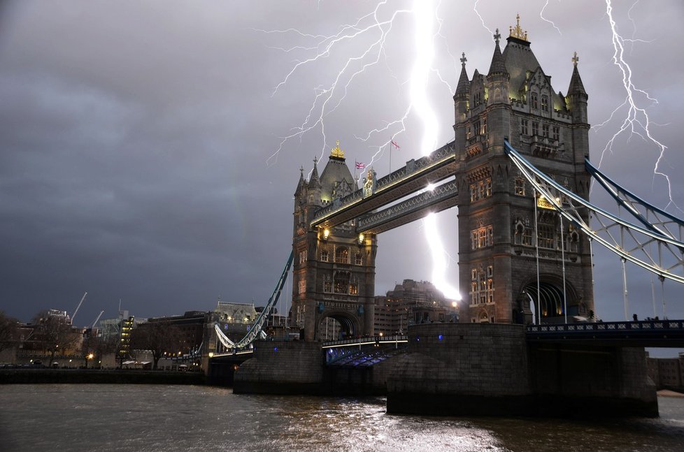 Tower Bridge v Londýně