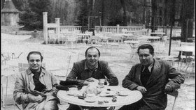 Toyen, Jindřich Heisler a Karel Teige v roce 1940