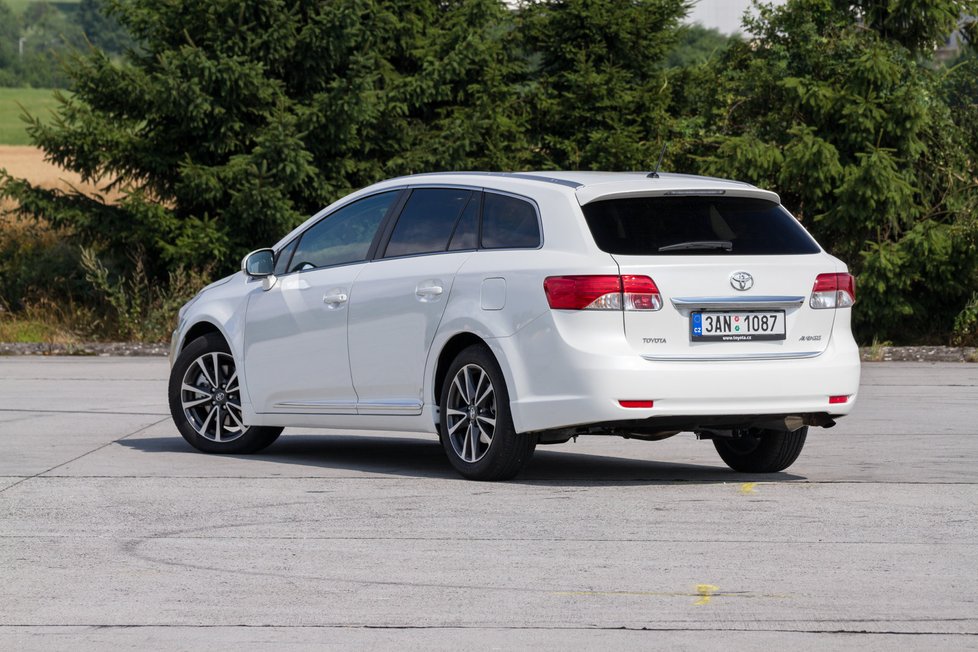 Toyota Avensis Kombi 2.2 D-CAT A/T Style Edition