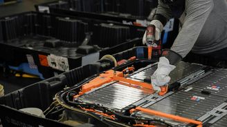 Petrolejář staví továrnu na pevný elektrolyt. Spolupracuje s Toyotou Petrolejář staví továrnu na pevný elektrolyt. Spolupracuje s Toyotou