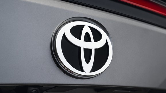 Toyota se spalovacích motorů nevzdá. Vyvíjet je hodlá i nadále
