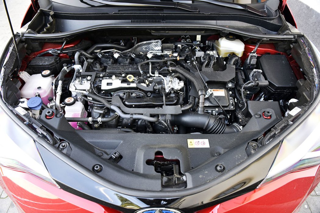 Toyota C-HR 2.0 Hybrid e-CVT