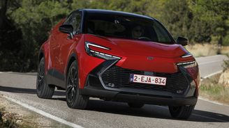 Toyota C-HR: posun všemi směry 