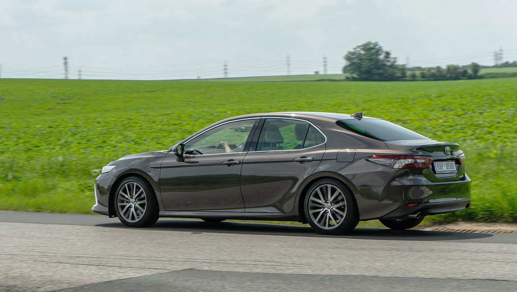 Toyota Camry 2.5 Hybrid