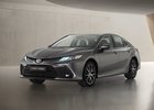 Evropská Toyota Camry odhaluje omlazenou tvář a nové technologie 