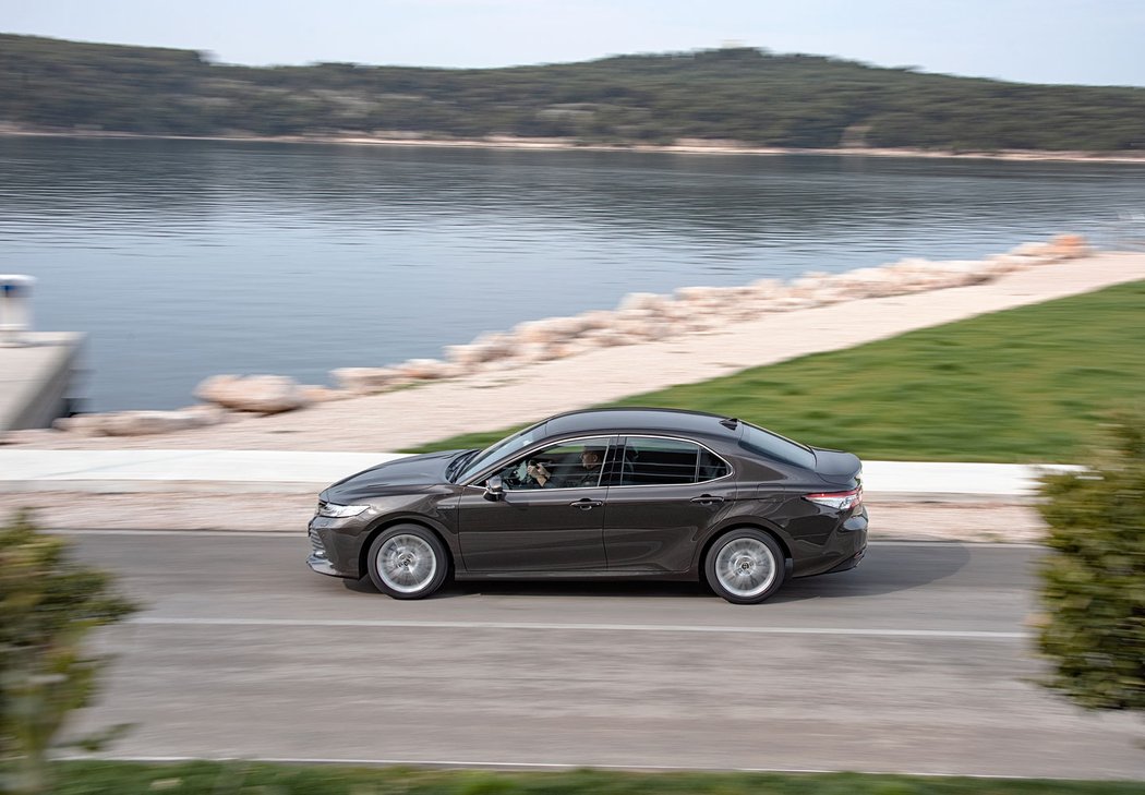 Toyota Camry Hybrid