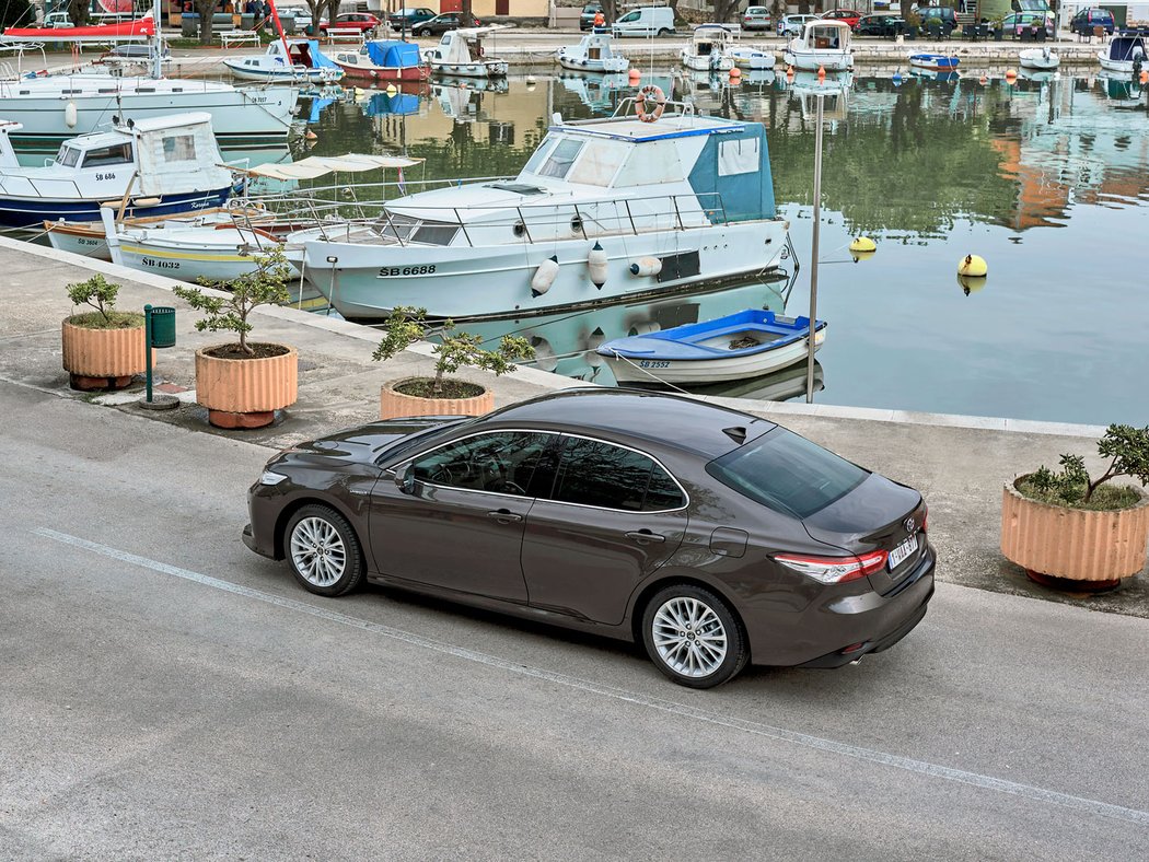 Toyota Camry Hybrid