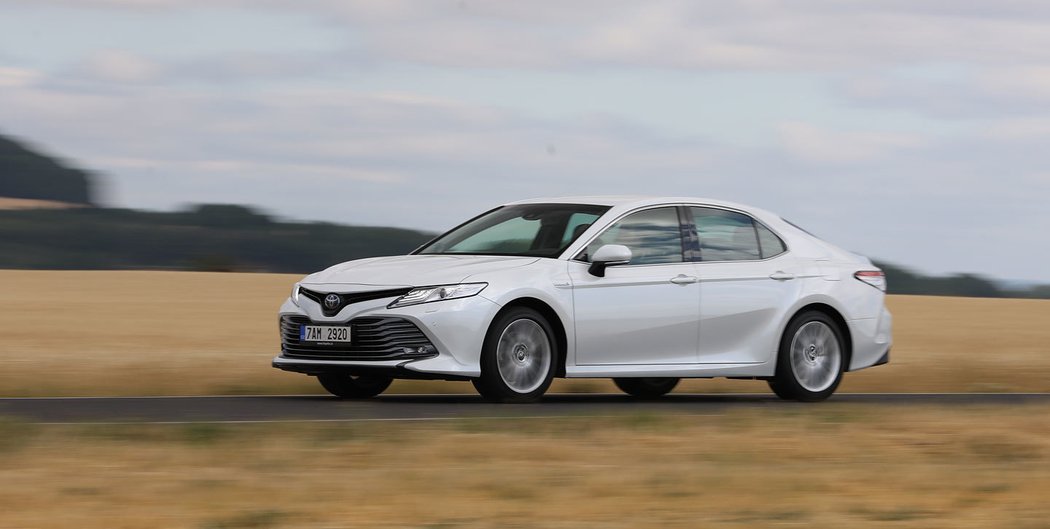 Toyota Camry 2.5 Hybrid 