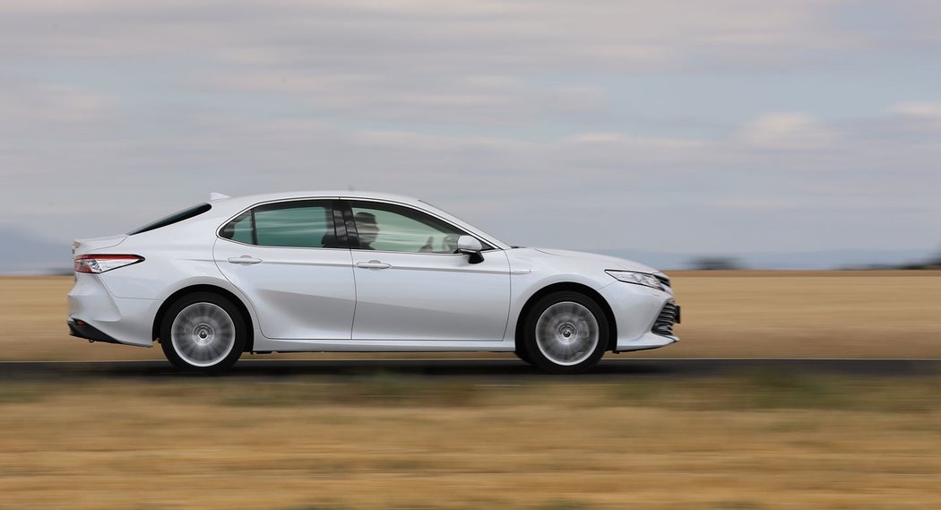 Toyota Camry 2.5 Hybrid 