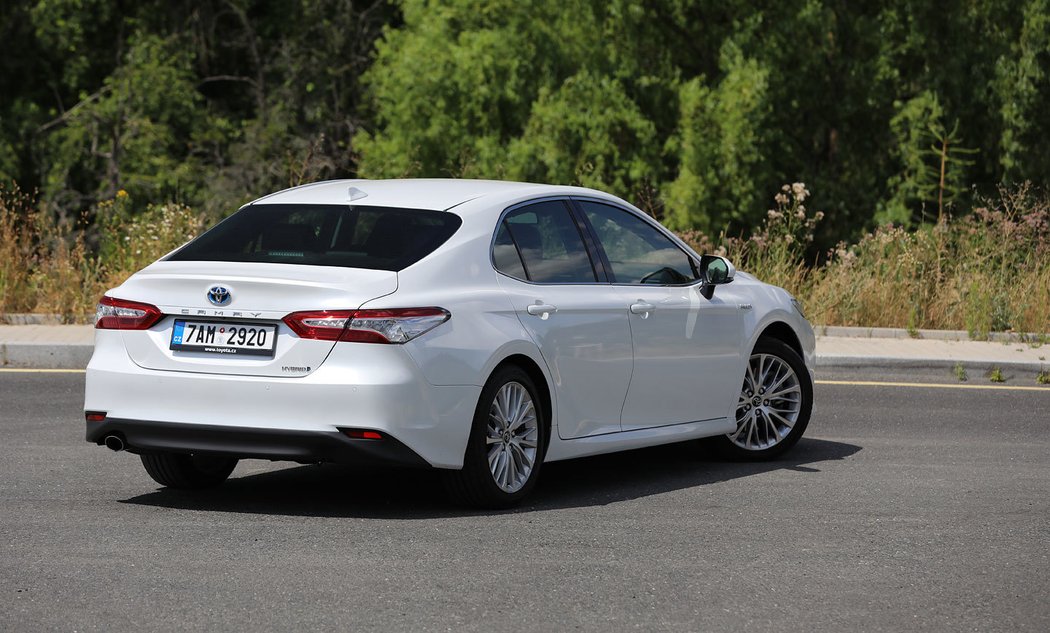 Toyota Camry 2.5 Hybrid 