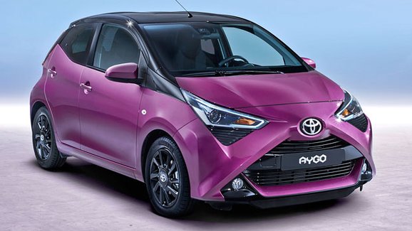 Kolínská Toyota Aygo přichází v modernizované verzi. Kolik dáte za inovovaný motor?