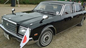 Limuzína jen pro japonskou smetánku: Toyota Century slaví 50 let