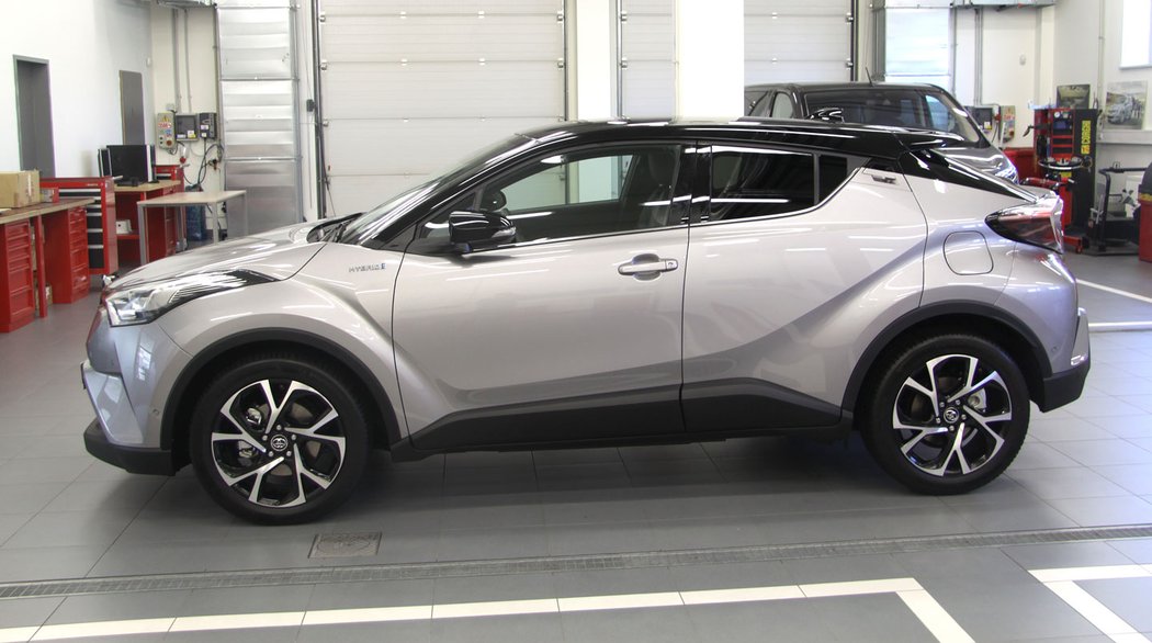 toyota ceniky ceskytrh hybrid novemodely crossover