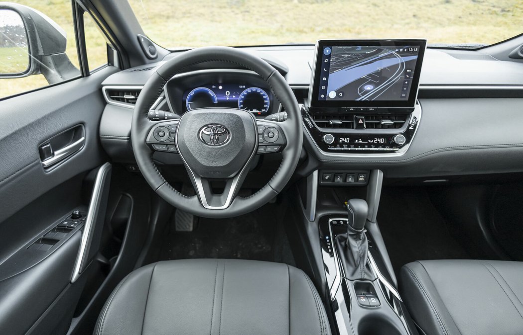 Toyota Corolla Cross 2.0 Hybrid e-CVT AWD