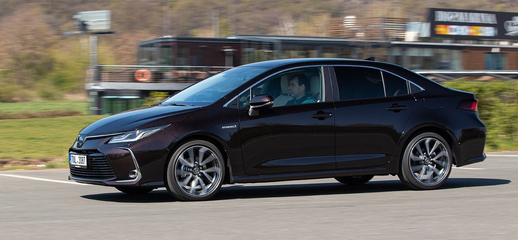 Toyota Corolla Sedan 1.8 Hybrid