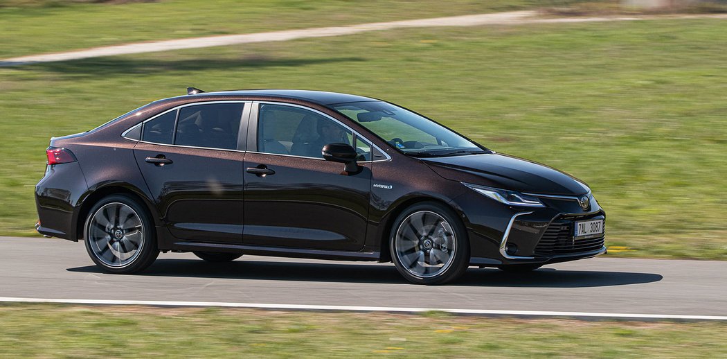 Toyota Corolla Sedan 1.8 Hybrid