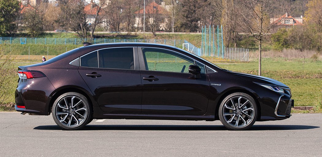 Toyota Corolla Sedan 1.8 Hybrid